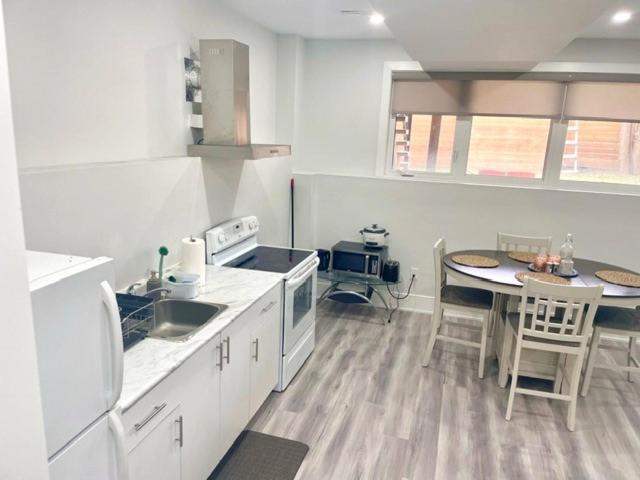 Scarborough New 2-Bedroom Basement Toronto Kültér fotó